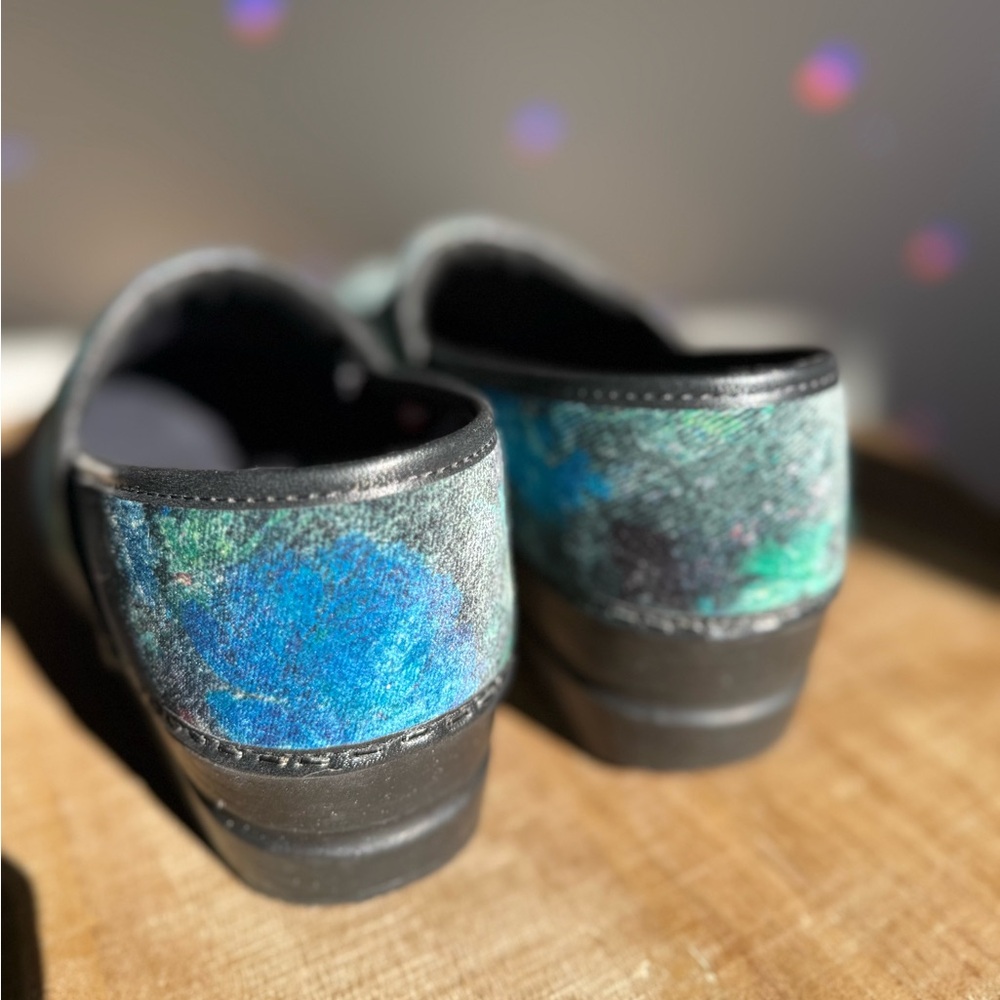 🍭 SANITA Velvet Floral Clogs Shoes - Women’s Size 8 / 39 🍭 - Picture 7 of 8